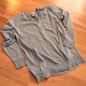 MICHAEL KORS-Gray V-Neck Sweater w/ Silver Threads